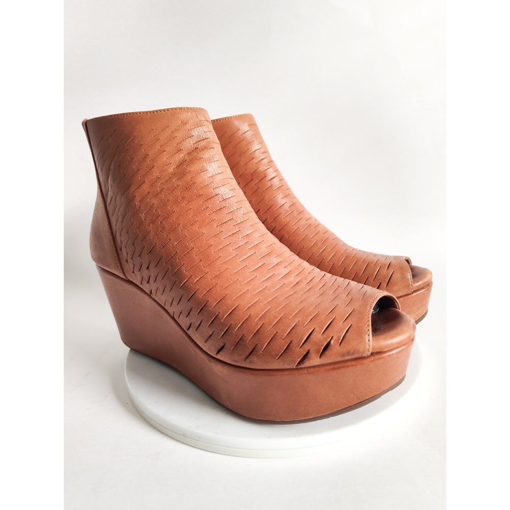 Chocolate Blue Women’s Tan Wedge Peep-Toe Ankle Booties - Picture 3 of 10